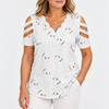 Linda | Scalloped V-Neck Heart Print T-Shirt