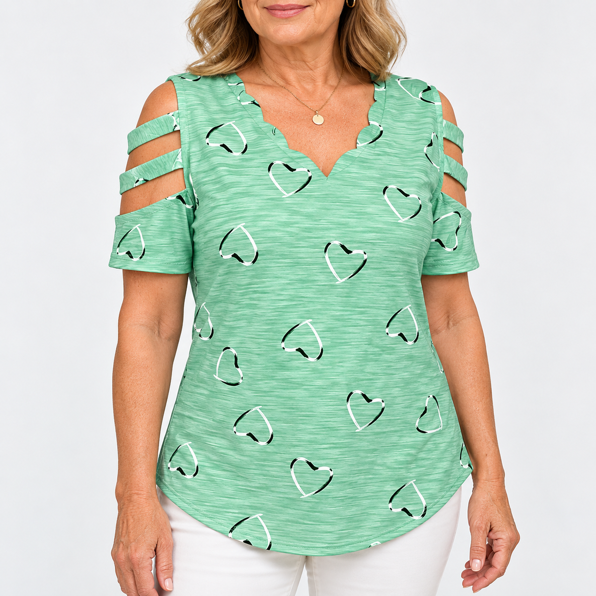 Linda | Scalloped V-Neck Heart Print T-Shirt
